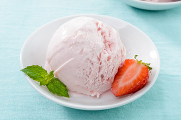 Gelato alla fragola