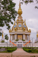 Fototapeta na wymiar White Temple in thai