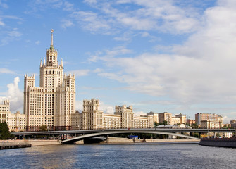 Fototapeta na wymiar Old Moscow skyscraper