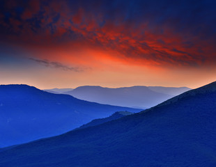 Fototapeta na wymiar dusk in mountains