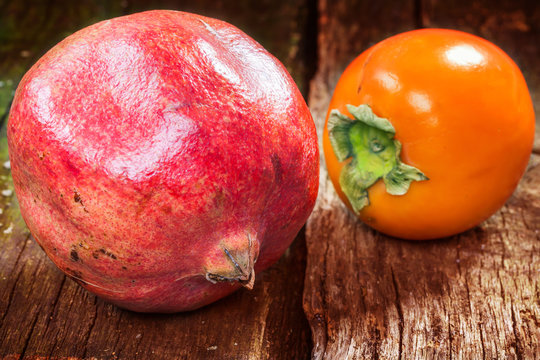 Granatapfel und Sharonfrucht