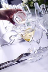 Perparing receptions or weddin table.
