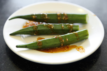 fresh okra with spicy sauce