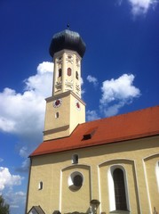 Fototapeta na wymiar bayrische Kirche 