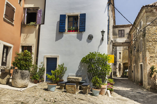 Fototapeta Rue du village de Groznjan