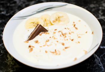 Banana yoghurt dessert