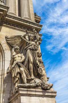 Fototapeta Statue in Paris Opera House France