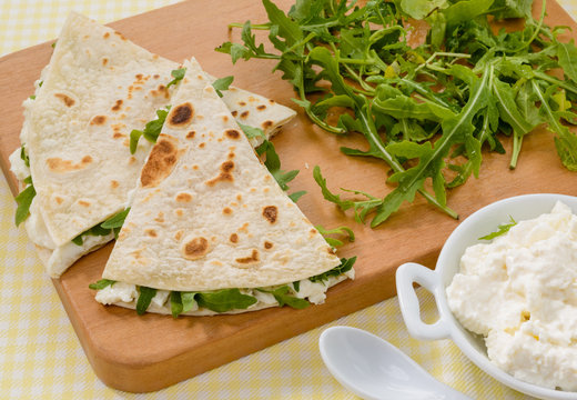 Piadina con rucola e stracchino