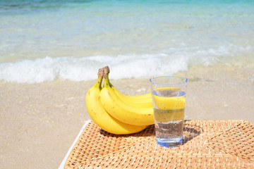 南国の美しいビーチとバナナ