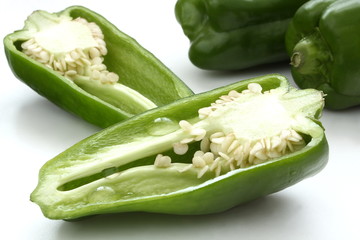 ピーマン　断面　種