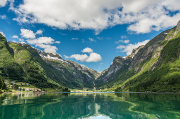 Fototapeta na wymiar Vetlefjorden in Norwegen