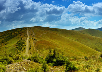 Travel along the ridge in summer