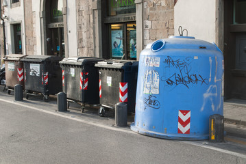 Bidoni della spazzatura, rifiuti riciclare