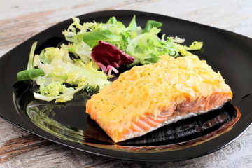 Baked salmon with almond and cheese crust