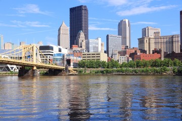 Fototapeta na wymiar Pittsburgh skyline