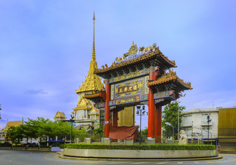 Traffic in china gate, Landmark of chinatown and Wat Traimit