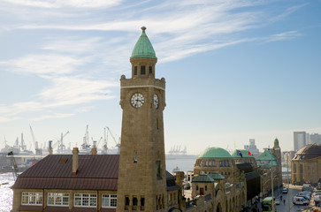 Pegelturm - St. Pauli-Landungsbrücken - Hamburg