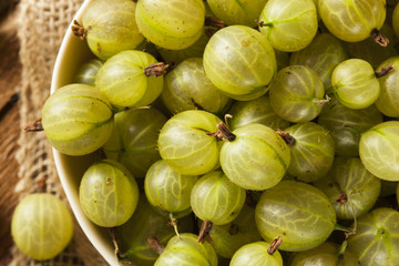 Organic Raw Green Gooseberries