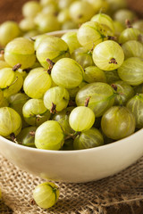 Organic Raw Green Gooseberries