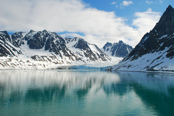 wolken über dem gletscher