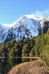 Lago espejo - Patagonia - Argentina