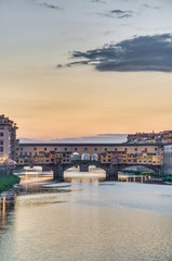Obraz premium The Ponte Vecchio (Old Bridge) in Florence, Italy.