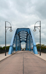 Brücke über die Elbe in Magdeburg