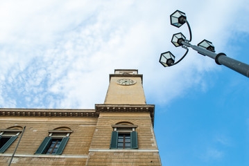 Fototapeta na wymiar Torre dell'orologio, Palazzo Pretorio, Pisa