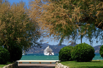 102244 Yacht au large de Cannes