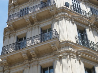 façade de caractere