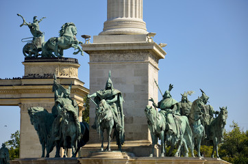 Monumento al Millennio, I sette capi tribu Magiari, Budapest.