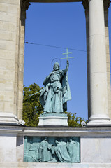 Monumento al Millennio, statua di Santo Stefano, Budapest.