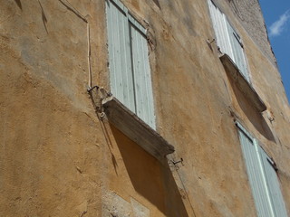 façade de caractere