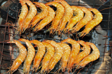 Grilled prawns on the grill