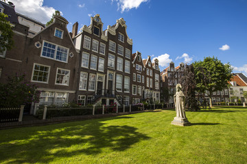 Fototapeta na wymiar Cityscape in Begijnhof, Amsterdam.