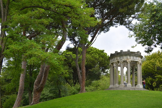 Templete de Baco en el jard&iacute;n de El Capricho. Madrid