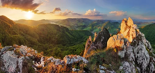 Tuinposter Rotsachtige berg bij zonsondergang - Slowakije © TTstudio