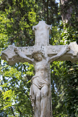 altes Grabkreuz, Kreuzigung