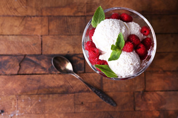 Creamy ice cream with raspberries