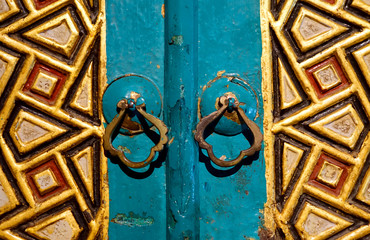 Portes à décoration orientale