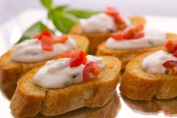Crostini mit Tzatziki