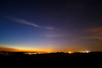 Sommernacht mit Sternenhimmel