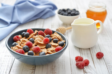 Whole-grain flakes