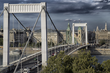 Fototapeta na wymiar Elisabeth Bridge in Budapest