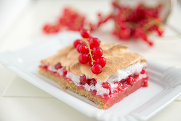 Johannisbeer Baiser Kuchen