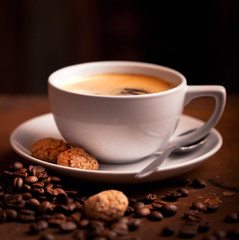 frischer Kaffee und Kekse