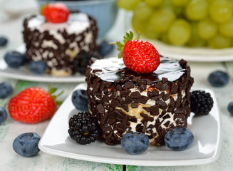 Chocolate cakes with berries