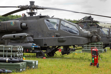 Obraz na płótnie Canvas AH-64 Apache