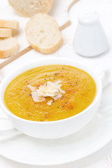 Cream soup of yellow lentils, vertical