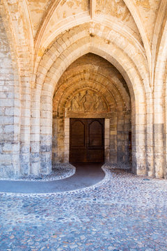 Porte entr&eacute;e &eacute;glise saint-Maur Martel